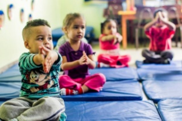 Escolas do fim dos Tempos: Crianças são doutrinadas desde pequenas a cultuarem deuses estranhos