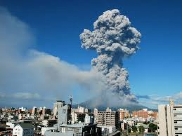 Sete Vulcões em seis Países diferentes, todos entrando em erupção