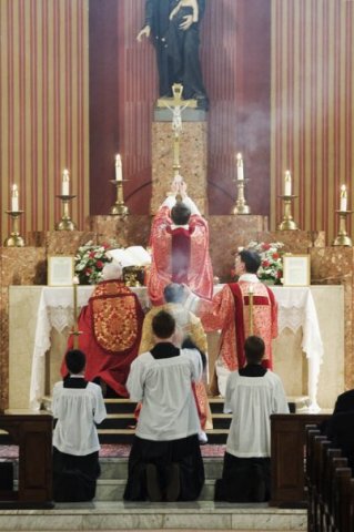 Padre Michael Rodriguez: Por que a Missa Tradicional?